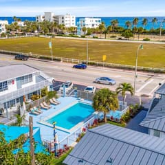 Kemp's Ridley 6 - Oceanfront Studio - Heated Pool