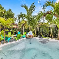 Hot Tub, 2 Fire Pits & Games | 15 Min to FLL