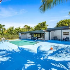 Gated Waterfront Pool Home w/ Dock, Basketball