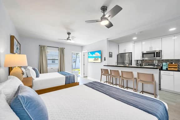 Kemps Ridley 3 | Beach & Pool Studio | Walkable - Image 3