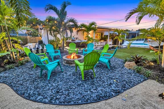 Hot Tub, 2 Fire Pits & Games | 15 Min to FLL - Image 2