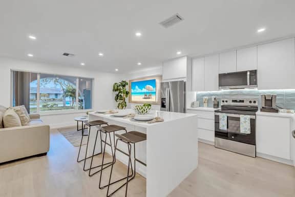 2 Homes | Sleeps 16 | Heated Pool, Hot Tub & Golf - Image 3